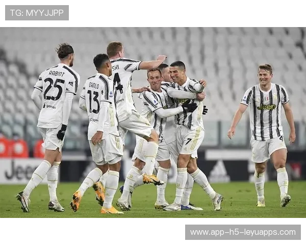 AC米兰追C罗式致命终结者：意甲梦之队的新锋线传奇